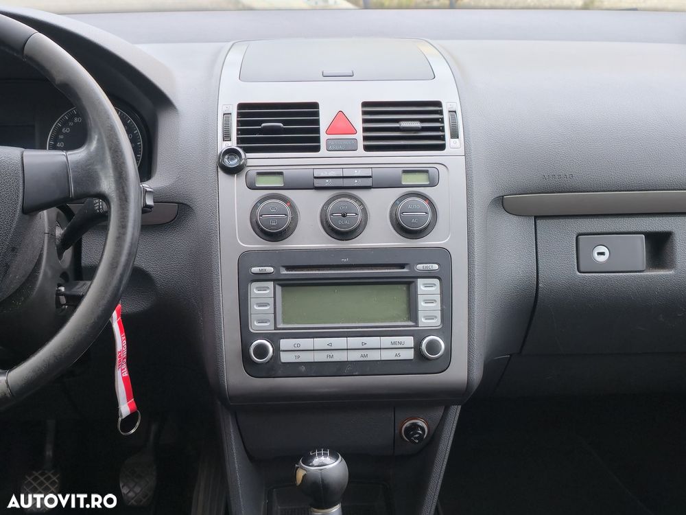 Volkswagen Touran 1.9 TDI Conceptline - 8