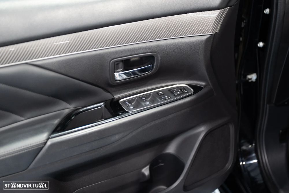 Mitsubishi Outlander 2.4 Instyle - 17