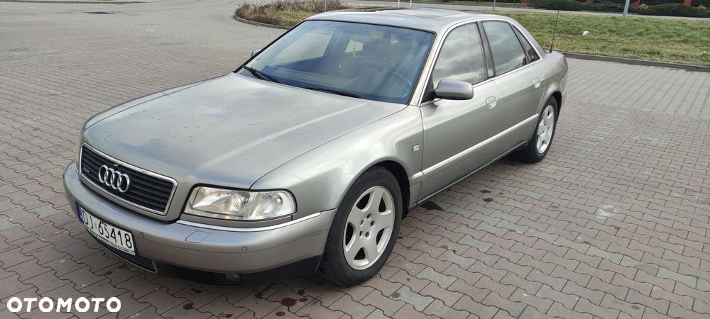 Audi A8 - 1