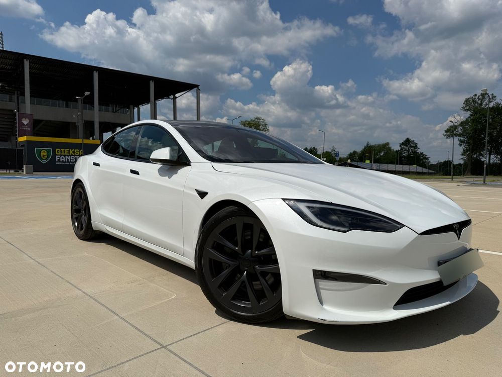 Tesla Model S - 1