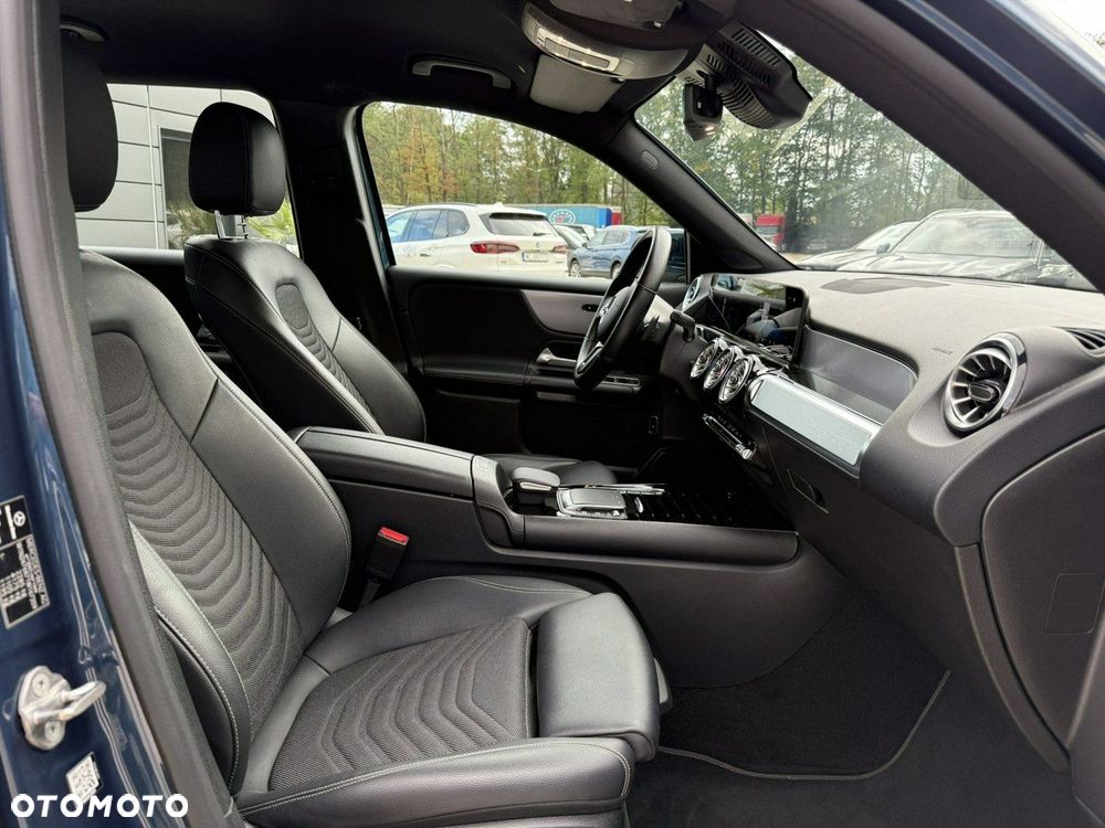 Mercedes-Benz GLB 200 7G-DCT - 23