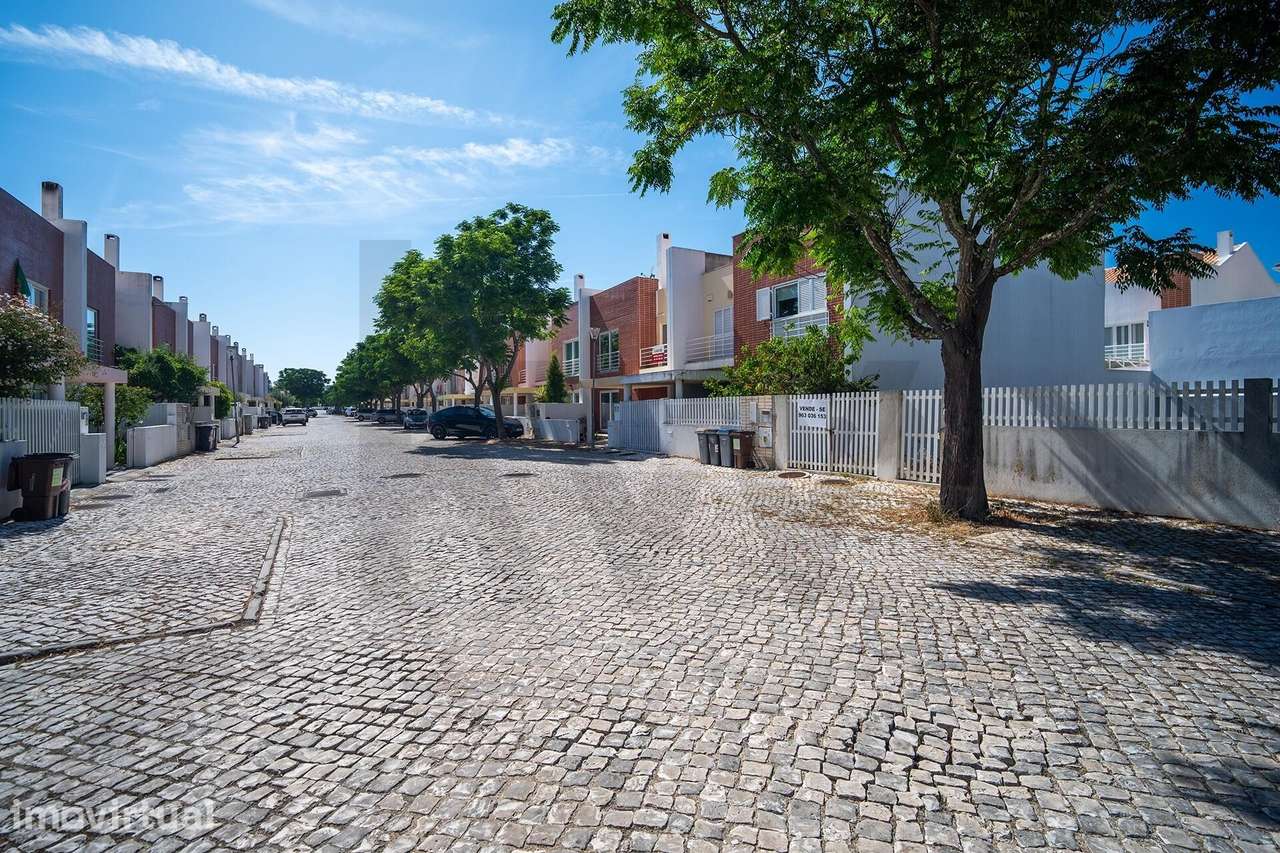 Moradia T4 com logradouro Pronta a Habitar | Vila Serena, Pinhal Novo - Grande imagem: 2/58