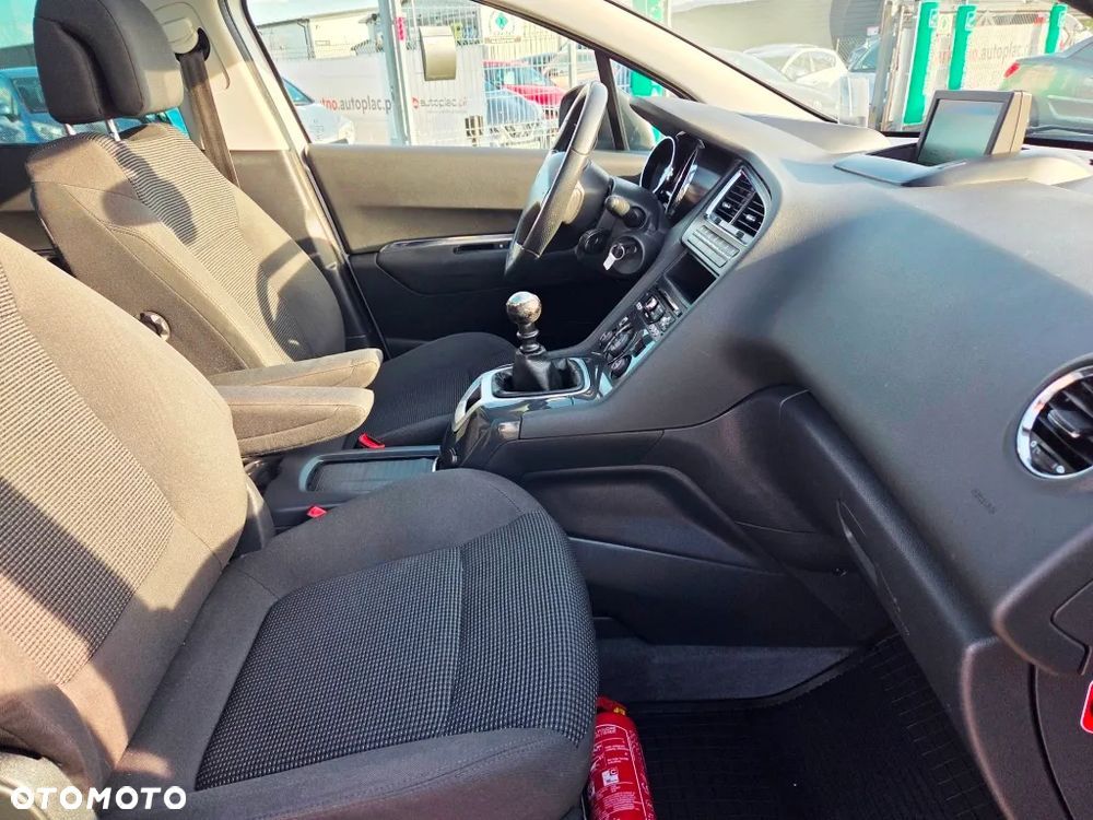 Peugeot 5008 HDI 115 Allure - 32