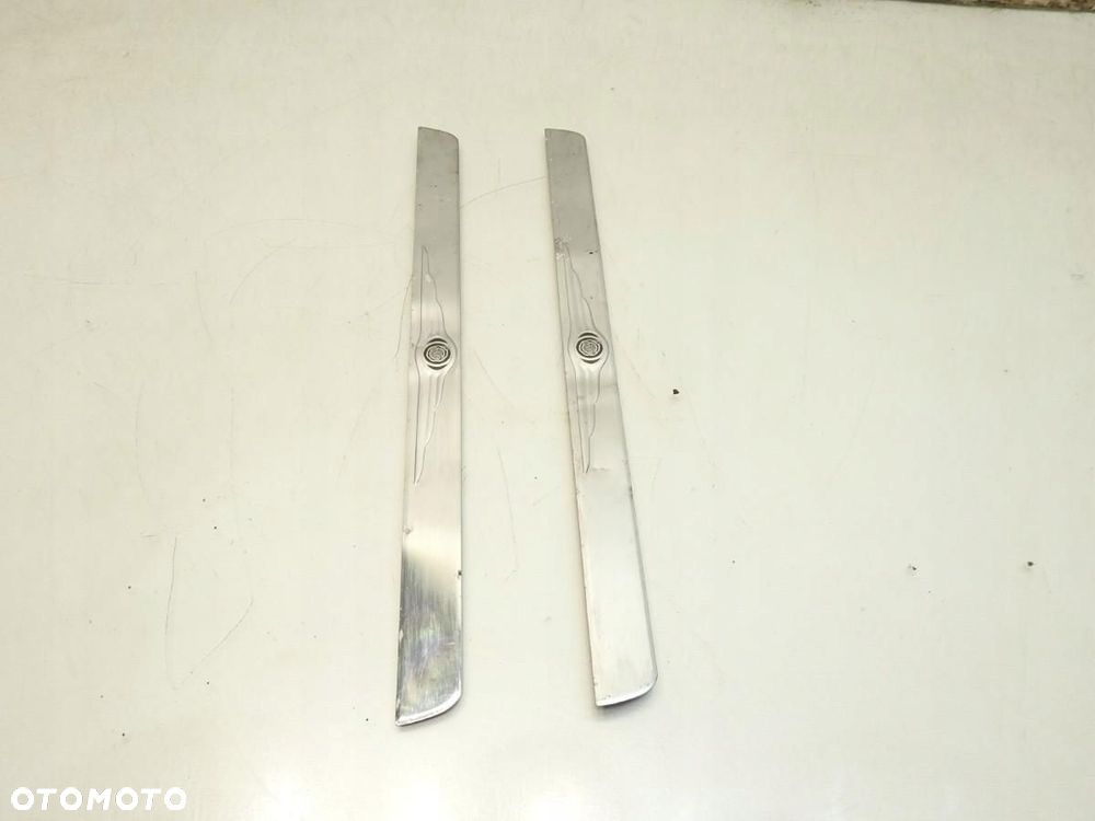 LISTWA NAKŁADKA PROGU PRZÓD CHRYSLER 300C - 7