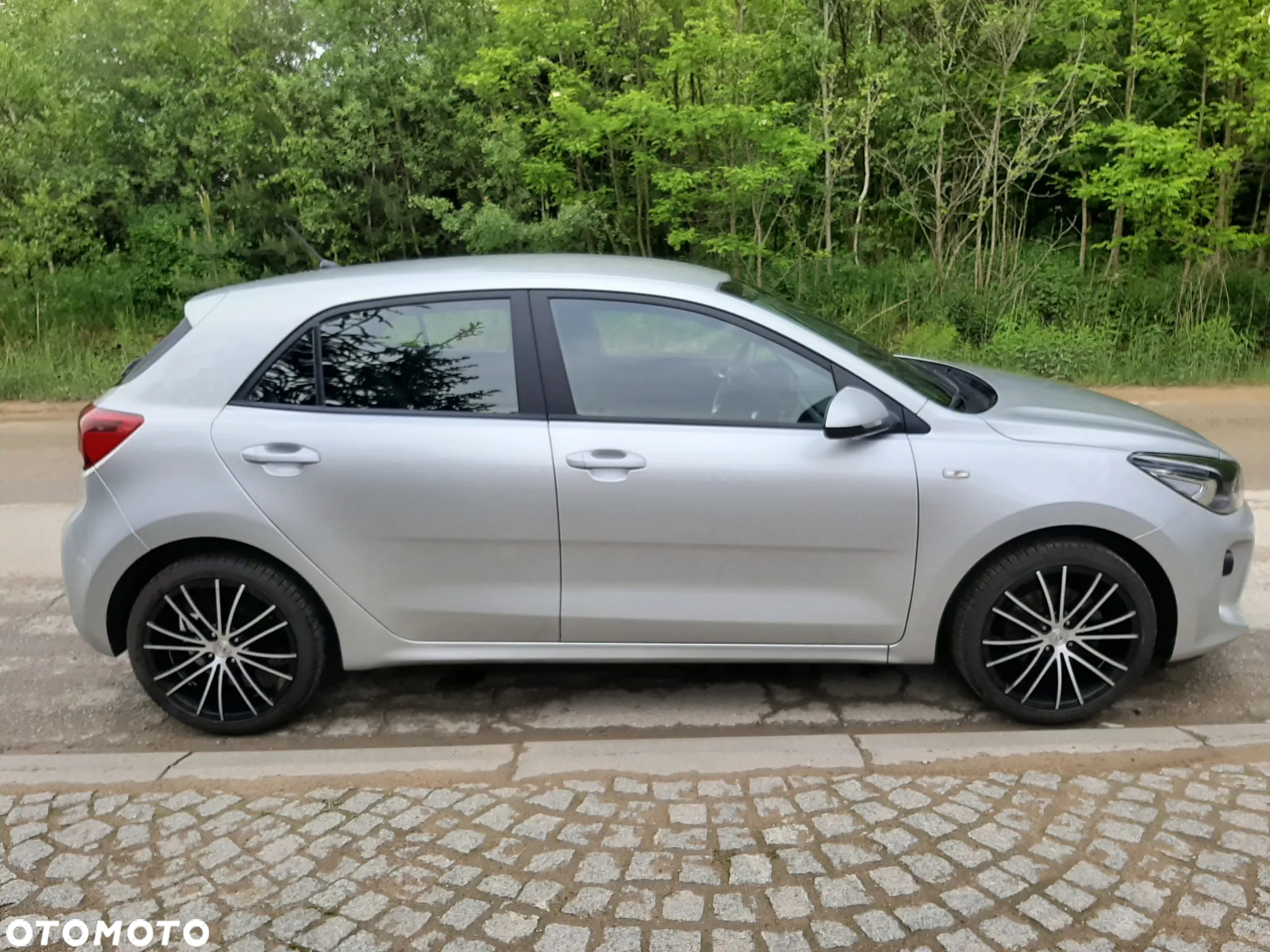 Kia Rio - 8