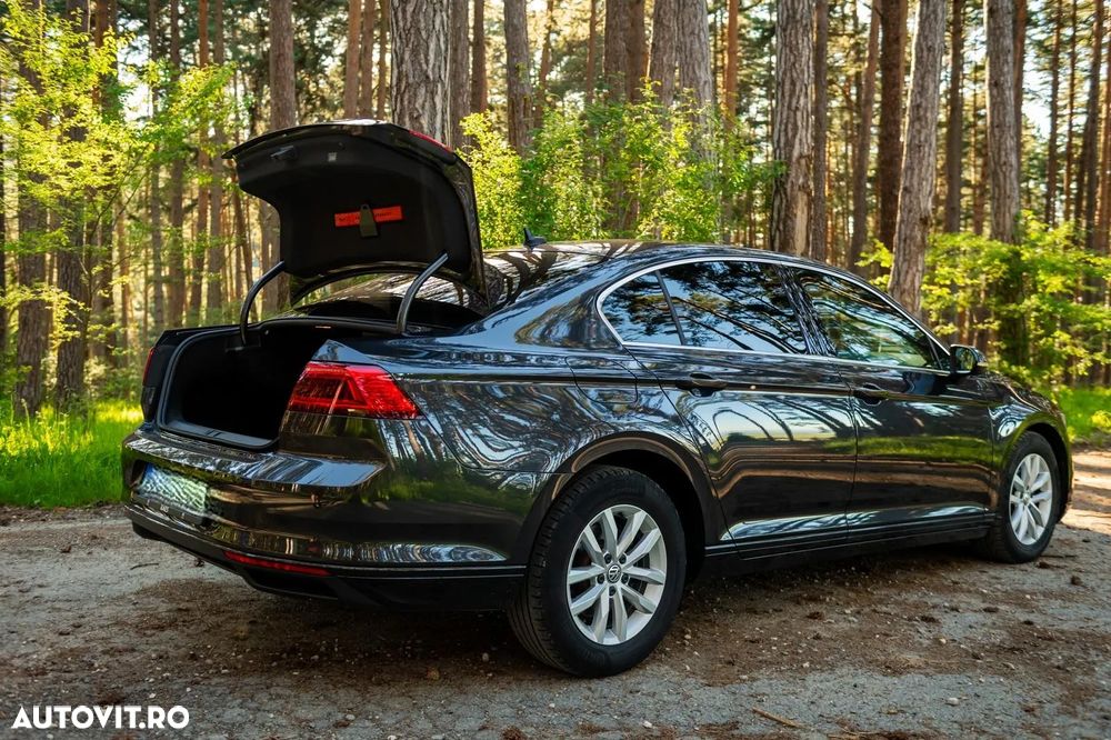 Volkswagen Passat 1.6 TDI SCR DSG Comfortline - 32