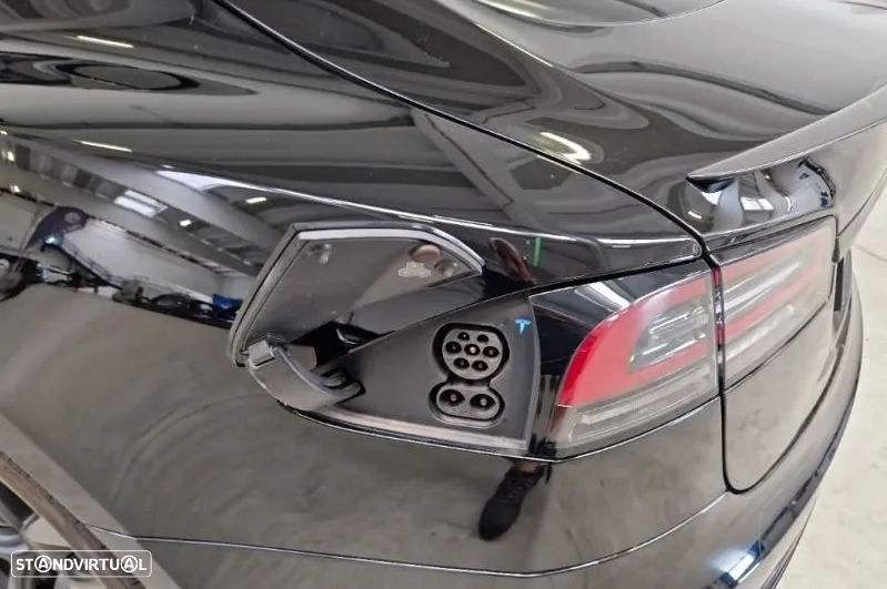 Tesla Model S Plaid - 21