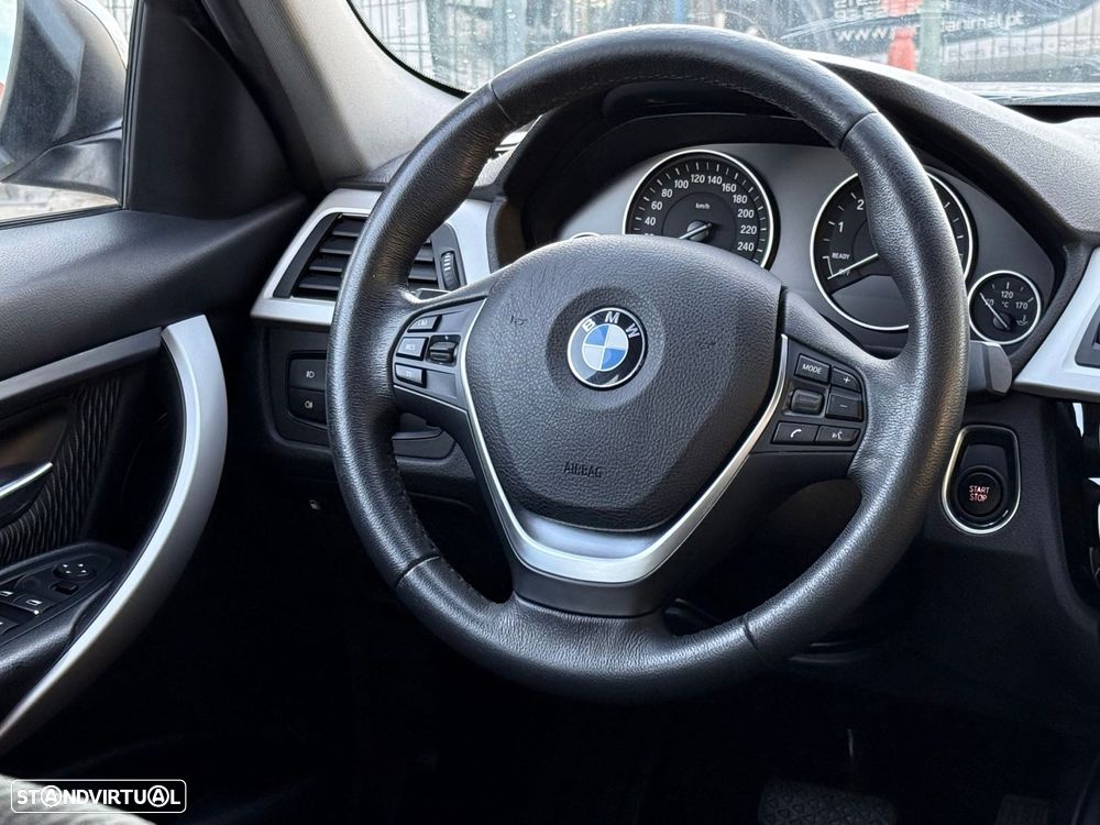 BMW 330 e iPerformance Advantage - 12