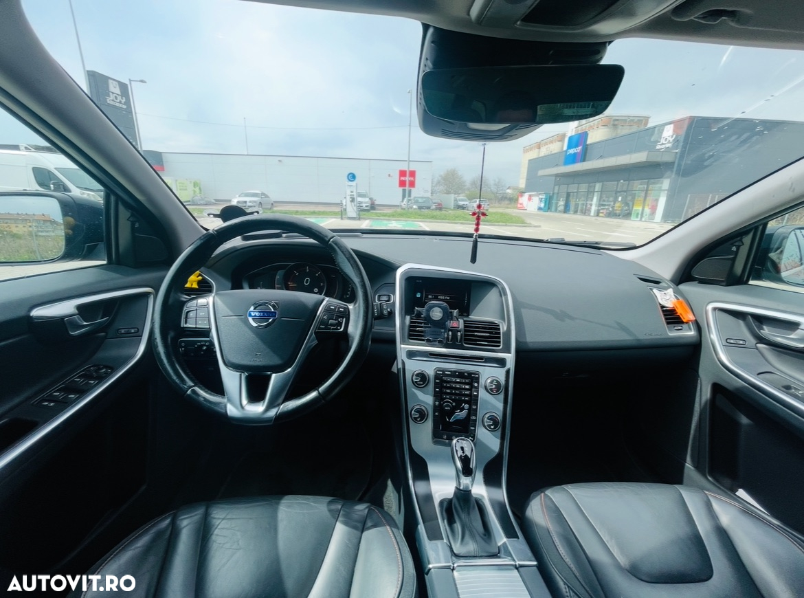 Volvo XC 60 D4 AWD Geartronic RDesign - 11