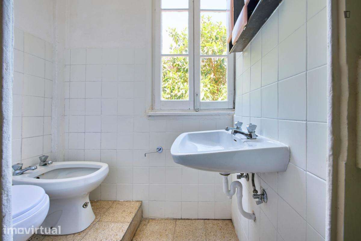 Quarto - localizado em São Bento Lisbon - Grande imagem: 2/34