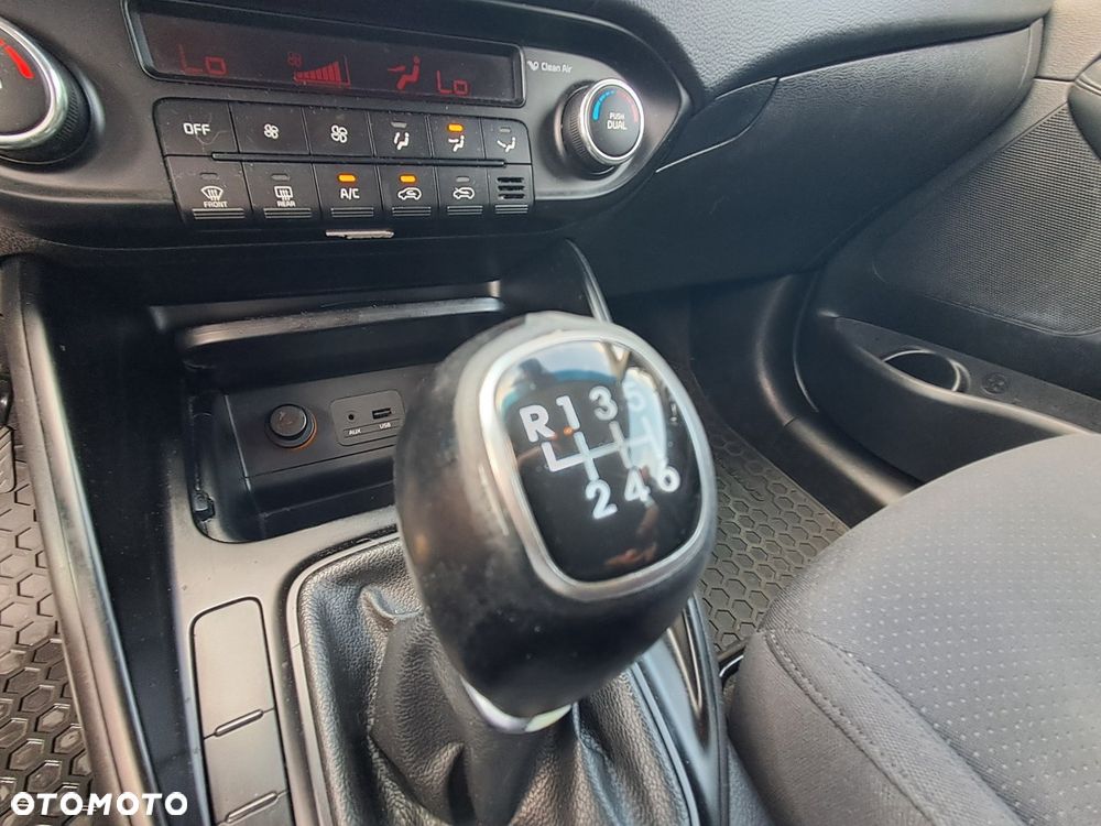 Kia Carens 1.6 GDI M 7os - 11