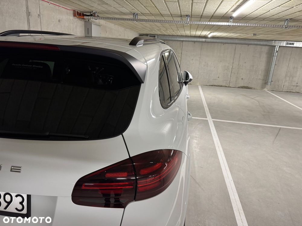 Porsche Cayenne Diesel Platinum Edition - 3