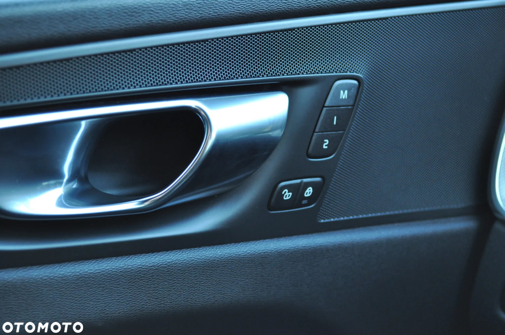 Volvo XC 60 D4 R-Design - 20
