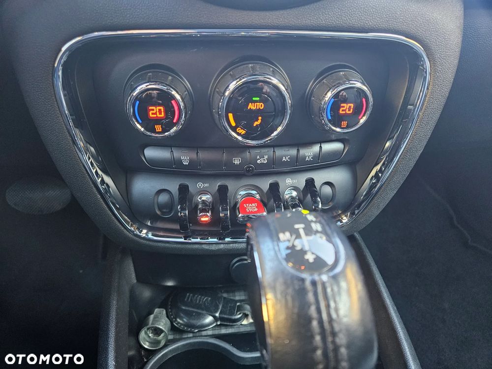 MINI Clubman One Blackyard - 21