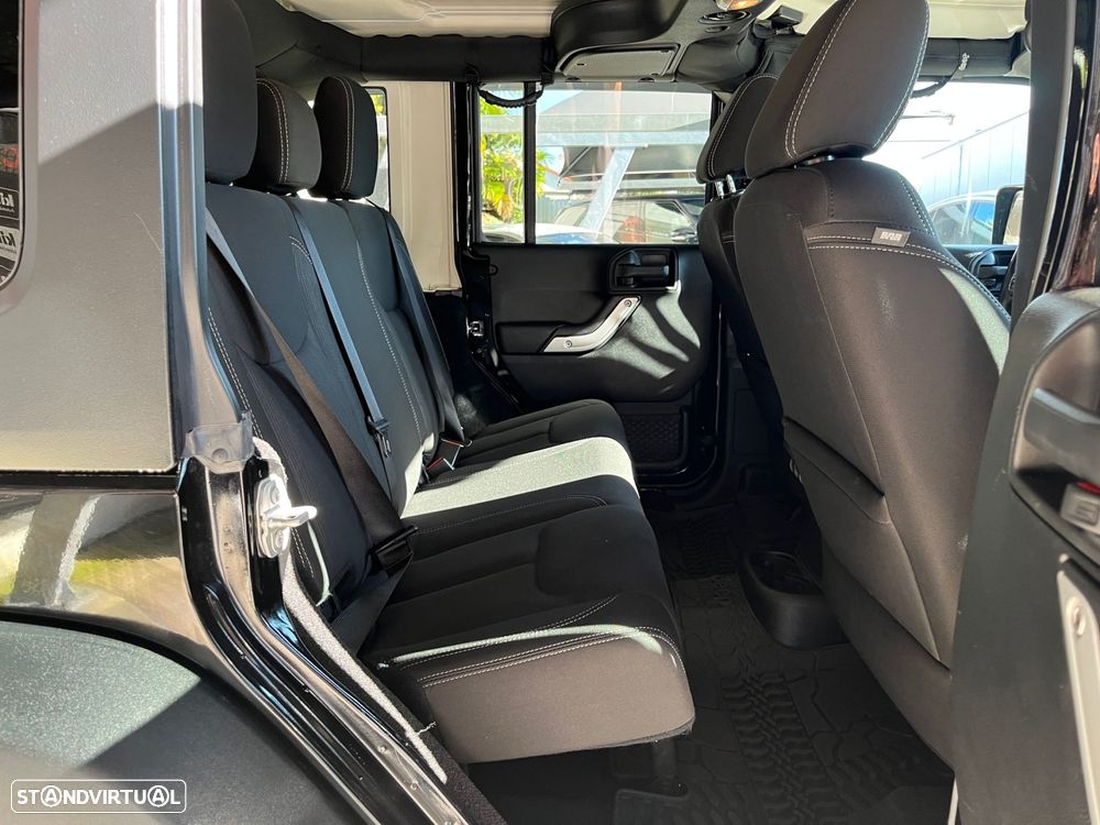 Jeep Wrangler Unlimited 2.8 CRD ATX Rubicon - 49