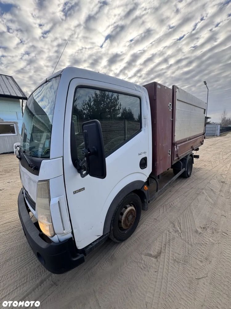 Renault Maxity - 2