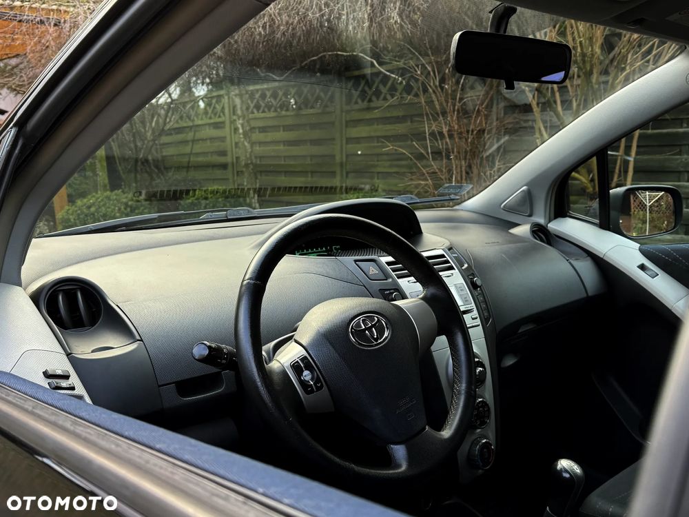 Toyota Yaris 1.3 Edition S - 18