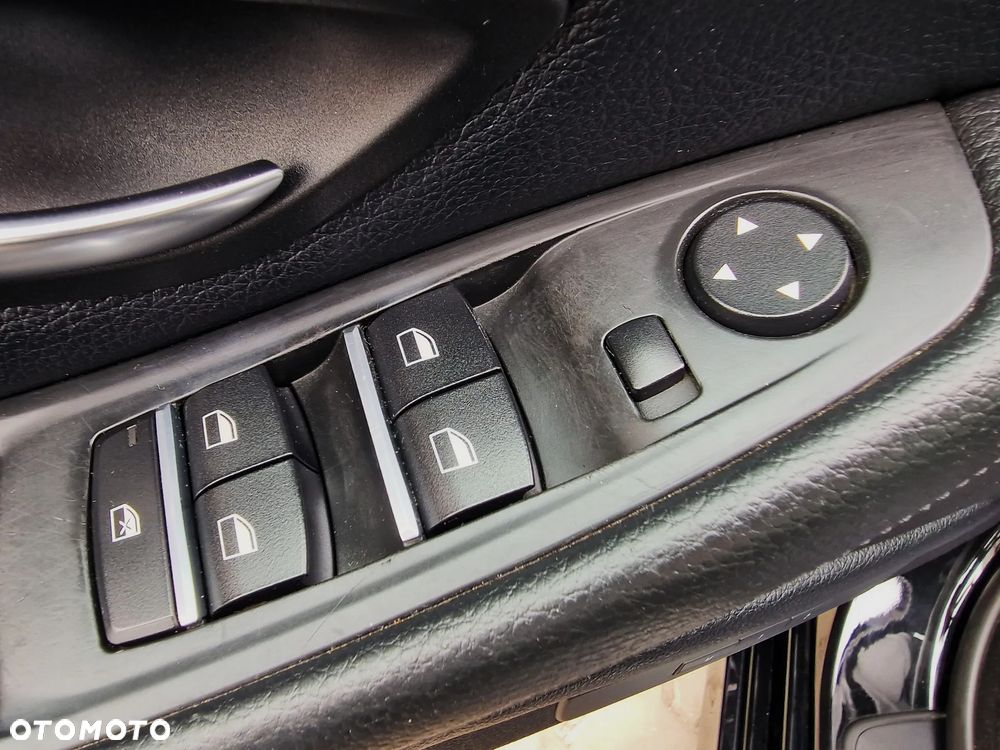 BMW Seria 5 520d Modern Line - 36