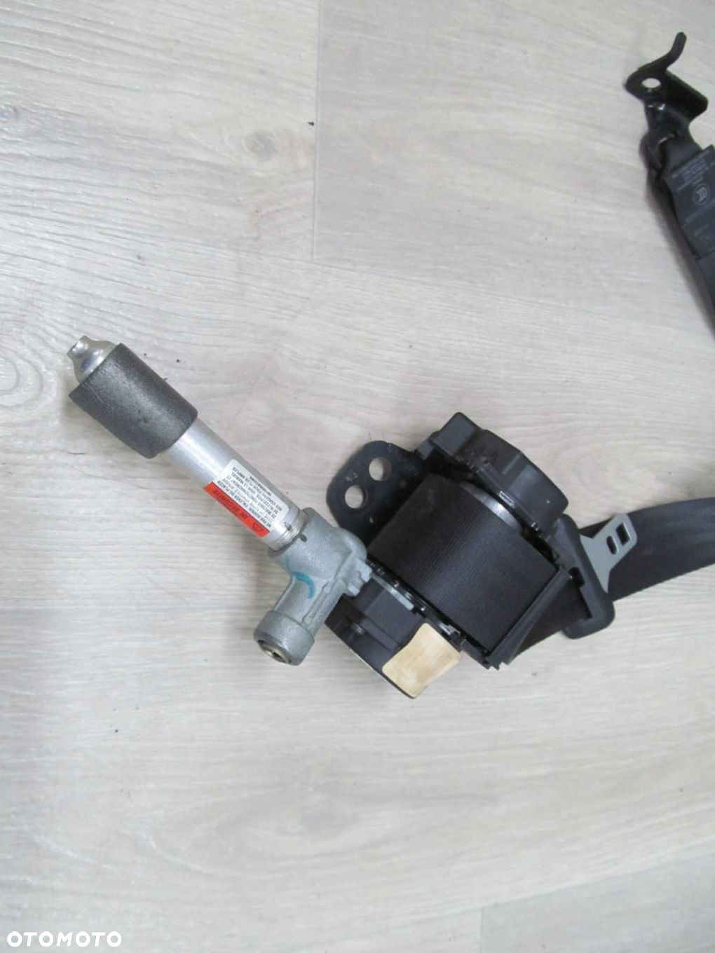 VOLVO S60 LIFT 04-10 PAS BEZPIECZENSTWA TYL LEWY 30738529 - 2