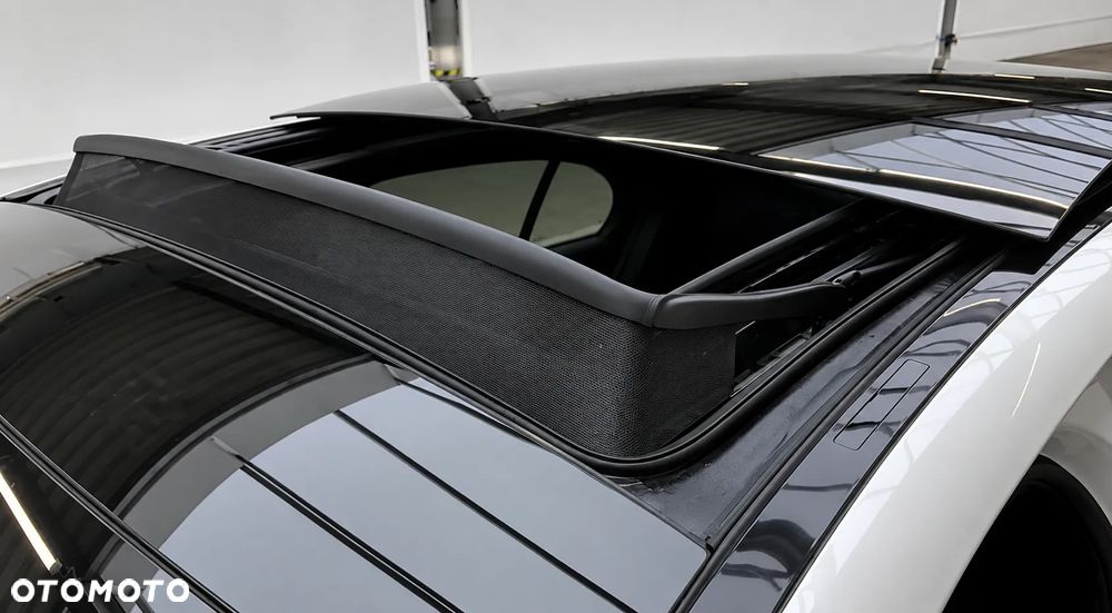 Mercedes-Benz Klasa E 220 d mHEV AMG 9G-Tronic - 13