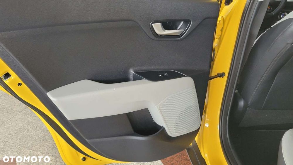 Kia Stonic - 24