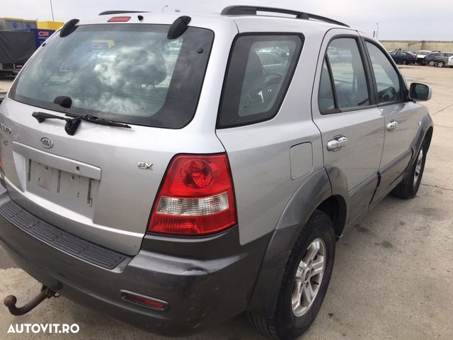 Dezmembrez KIA Sorento - 4