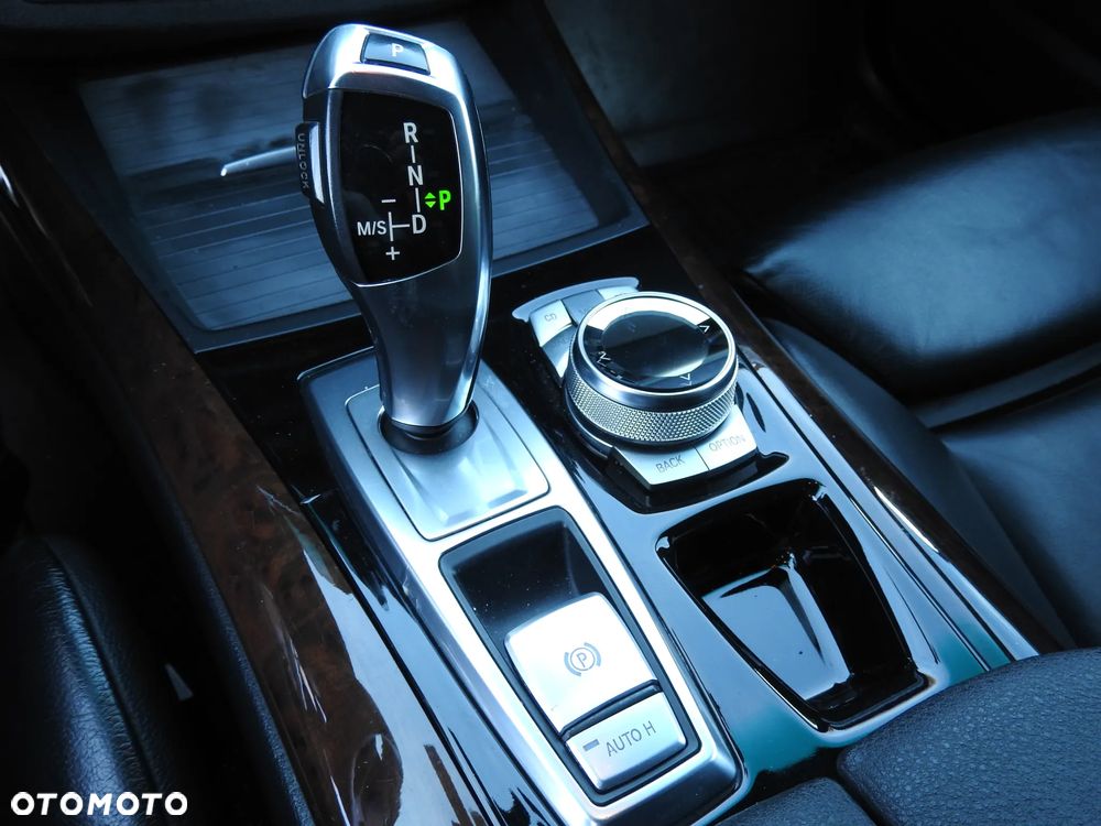 BMW X5 xDrive50i - 25