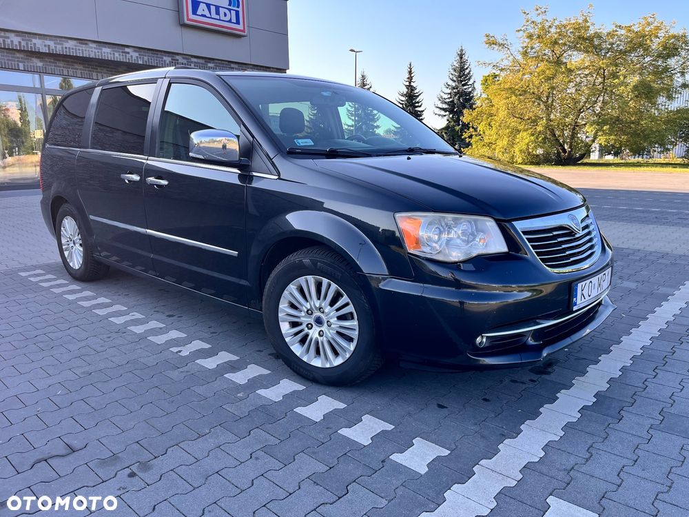 Lancia Voyager 3.6 Platinum - 2