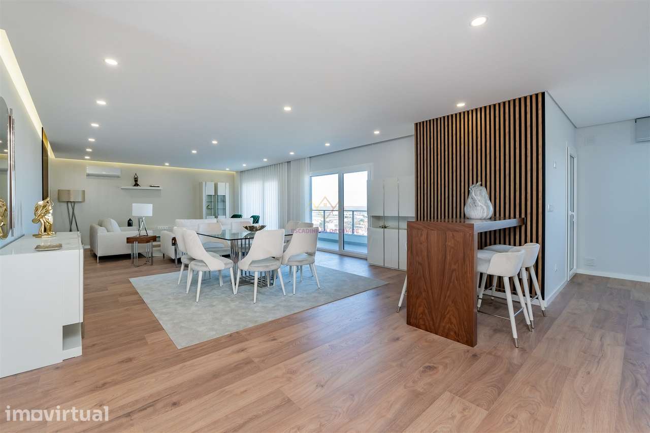 T4 com 207 m² | 2 Suites | Vista Rio | Garagem | Bom Sucesso, Alverca - Grande imagem: 3/45