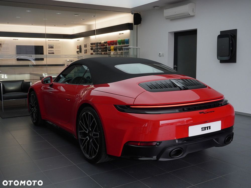 Porsche 911 Carrera - 12