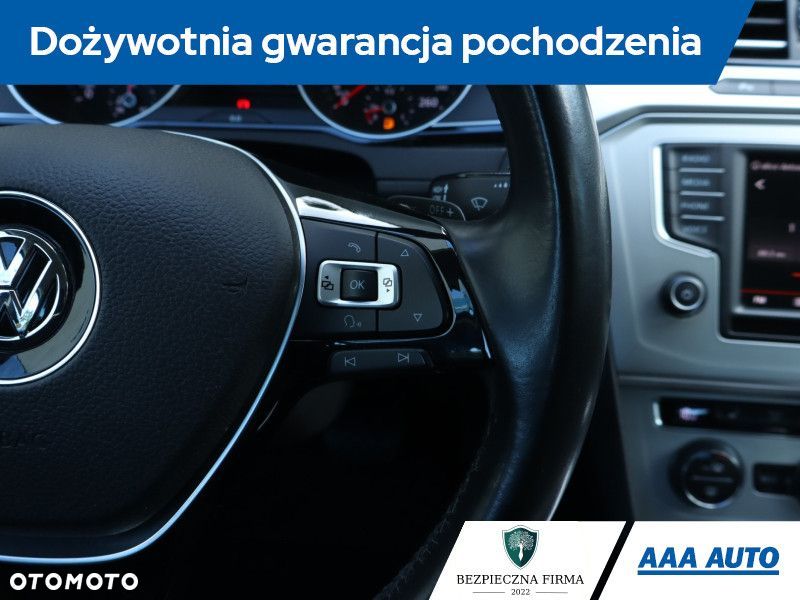 Volkswagen Passat - 23