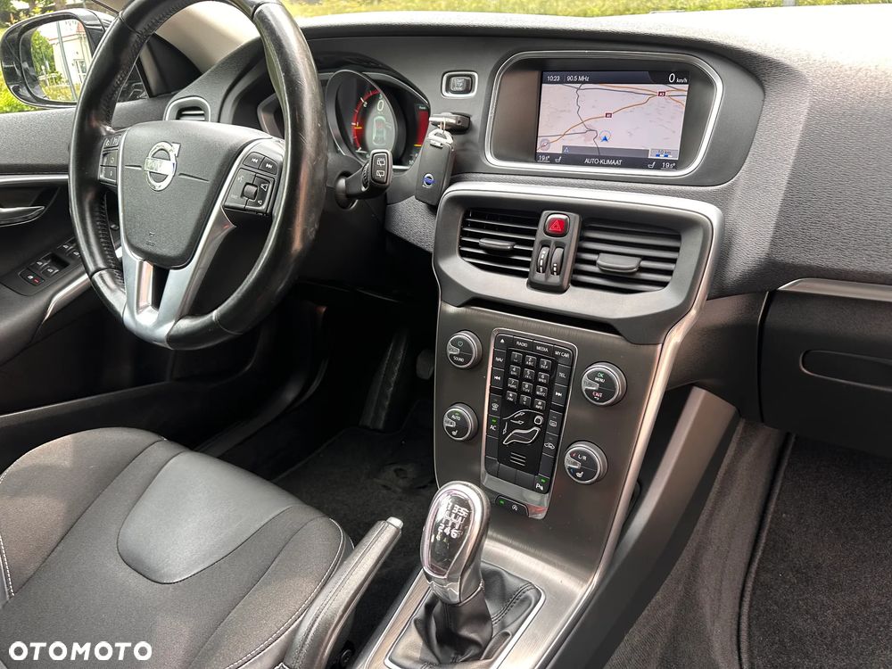 Volvo V40 D2 Summum - 33