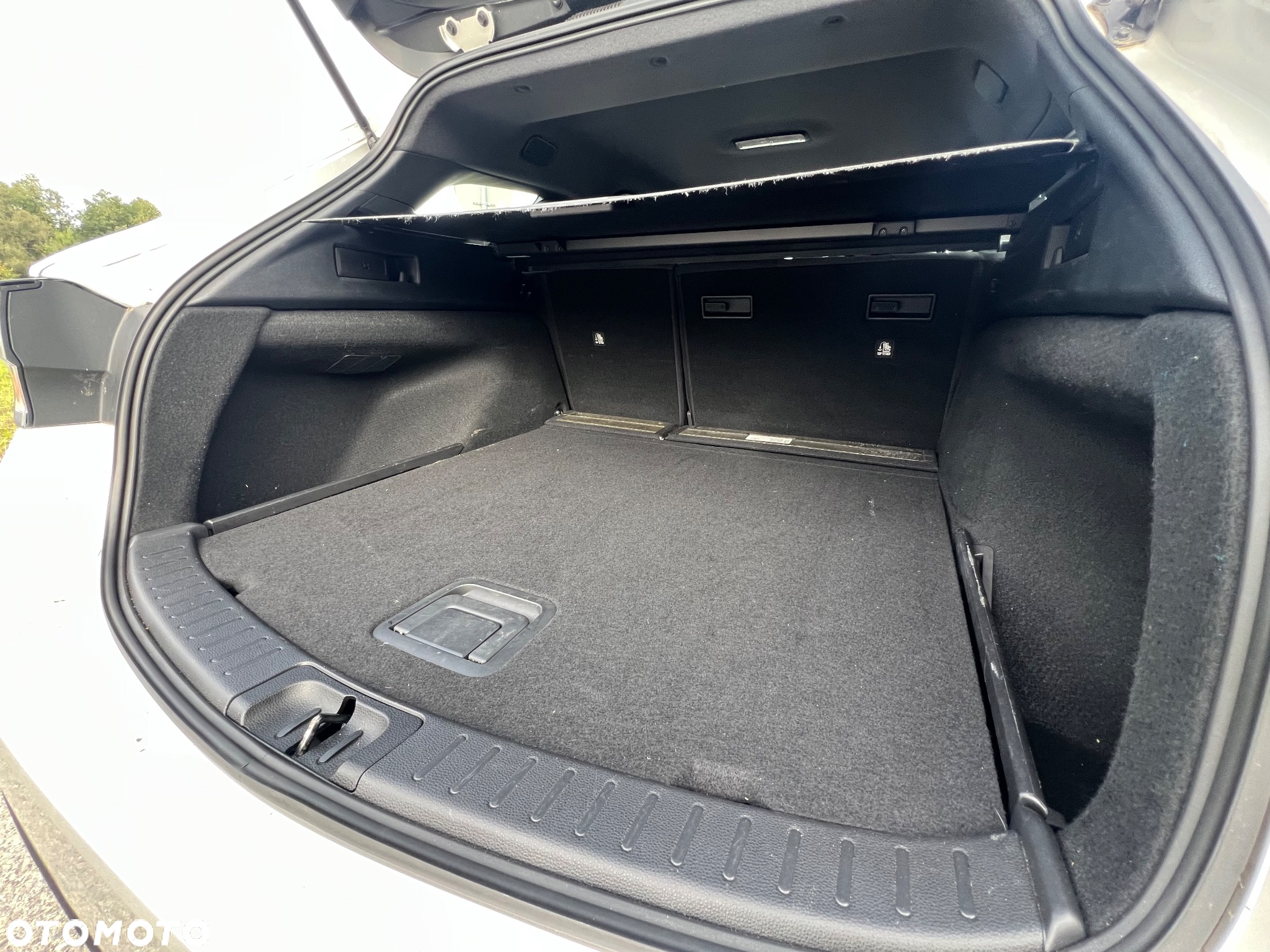 Toyota Corolla 1.8 Hybrid - 11