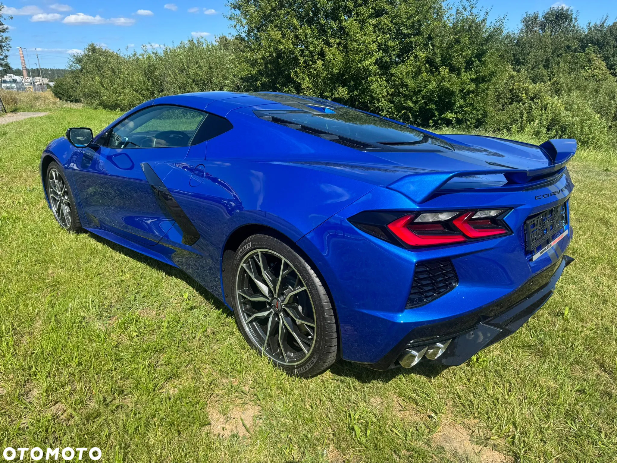 Chevrolet Corvette - 16