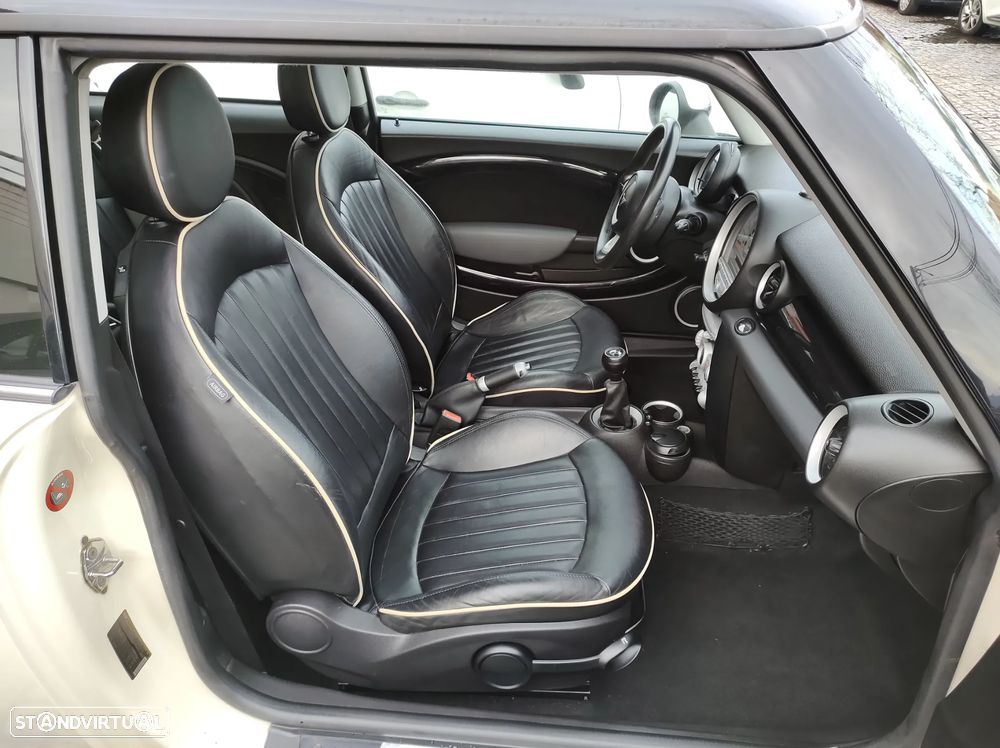 MINI 3 Portas Cooper D - 17