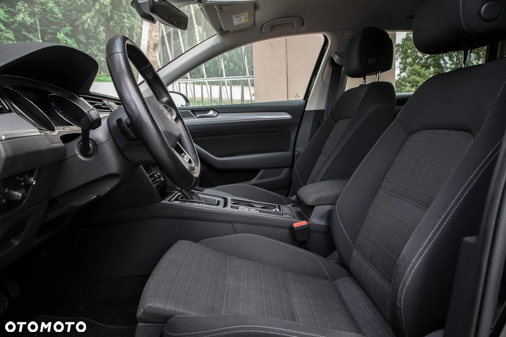 Volkswagen Passat - 15