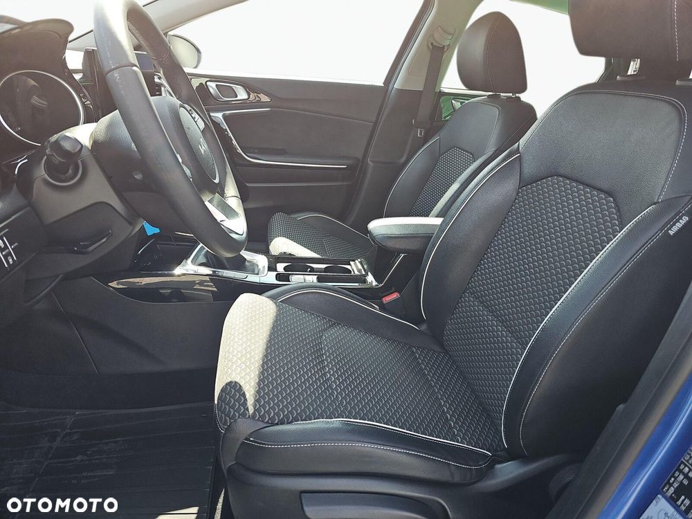 Kia XCeed - 14