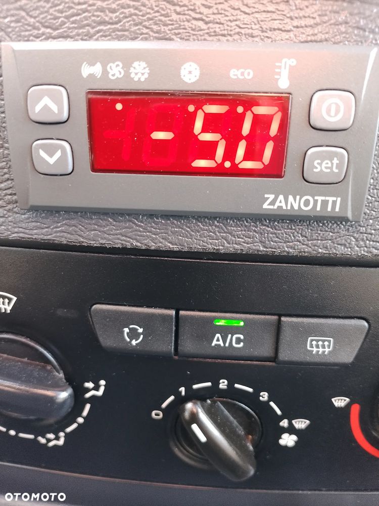 Toyota Proace Jumpy Expert Scudo <2016 L2H2 Maxi Izoterma Chłodnia 3os 3Eupal Salon PL - 31