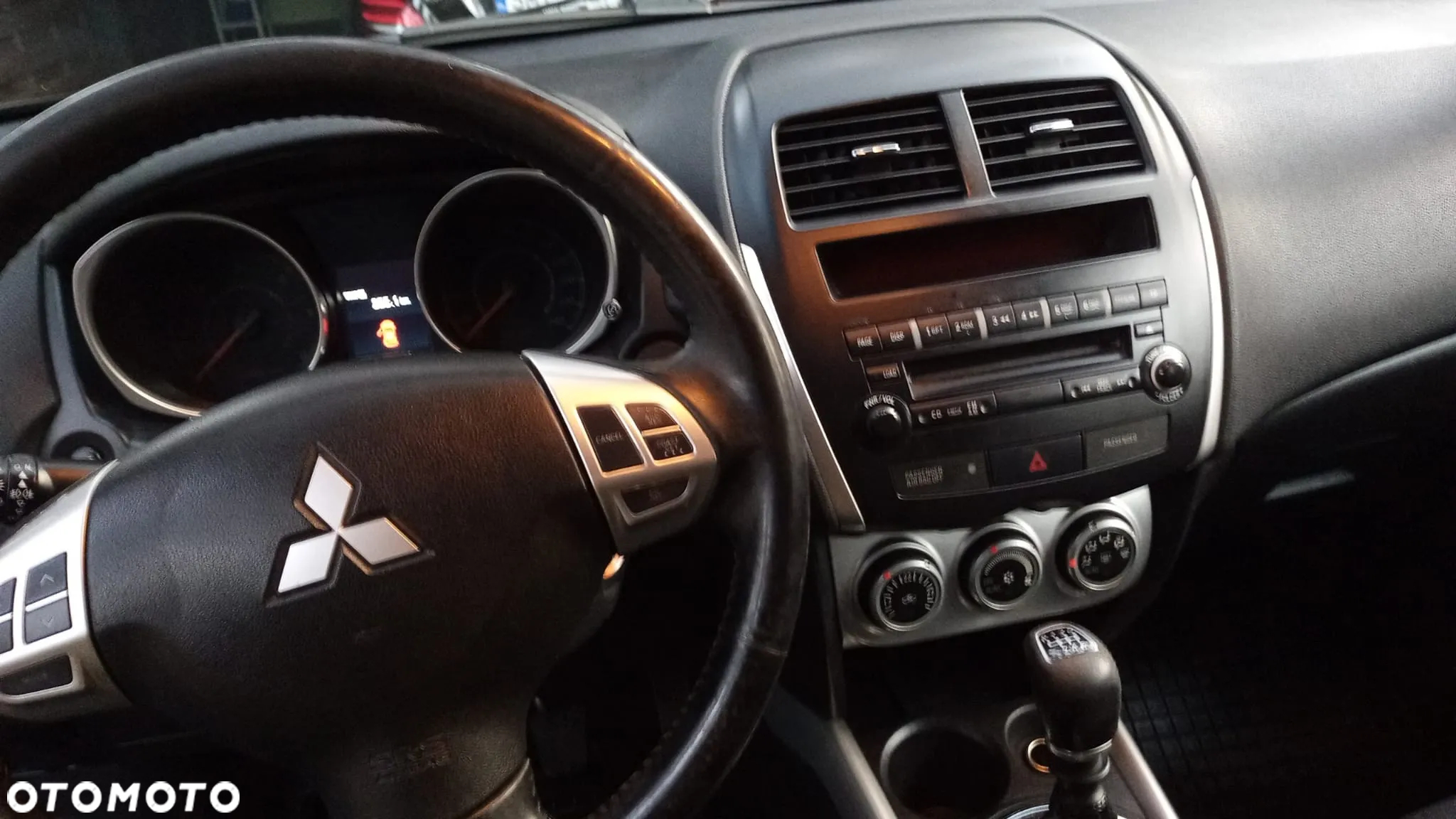 Mitsubishi ASX 1.8 DID Instyle 4WD AS&G - 9