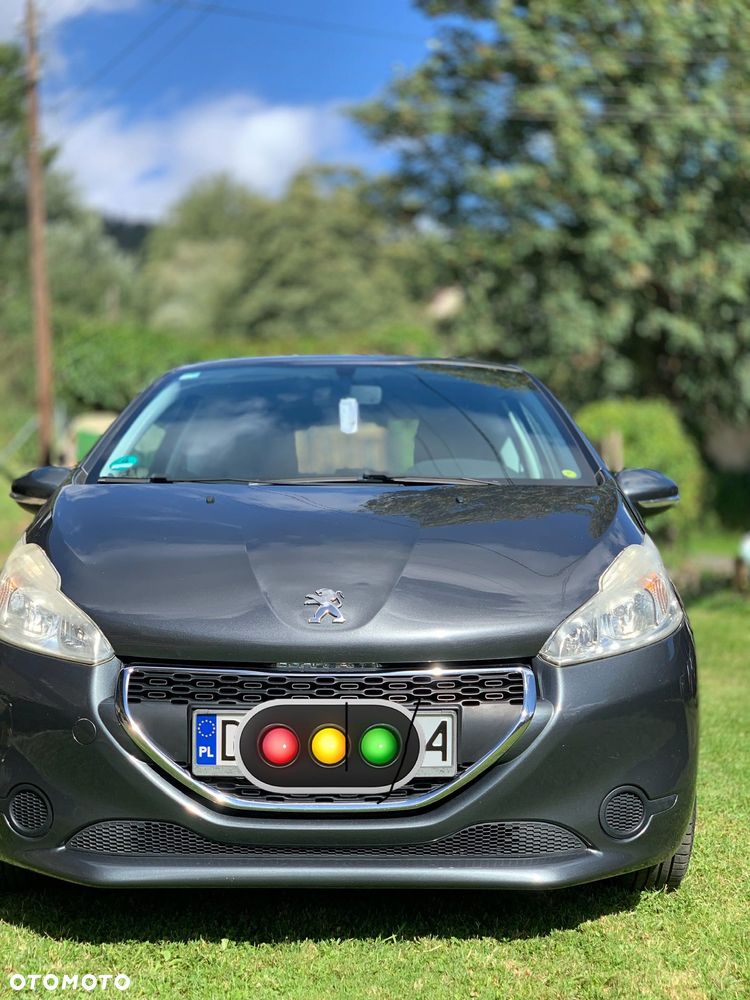 Peugeot 208 - 4