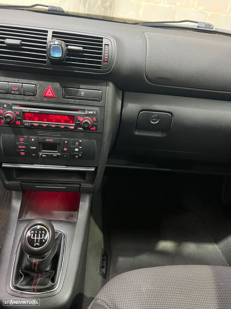 Audi A3 1.6 Ambiente - 10