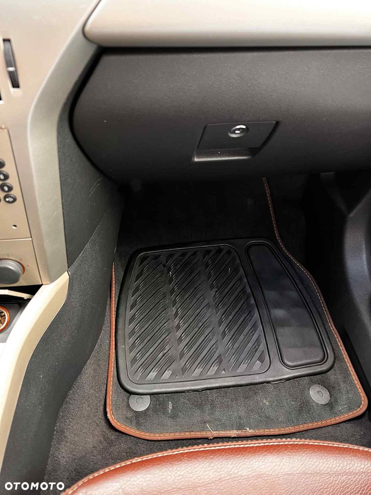 Opel Astra III GTC 1.8 Cosmo - 22