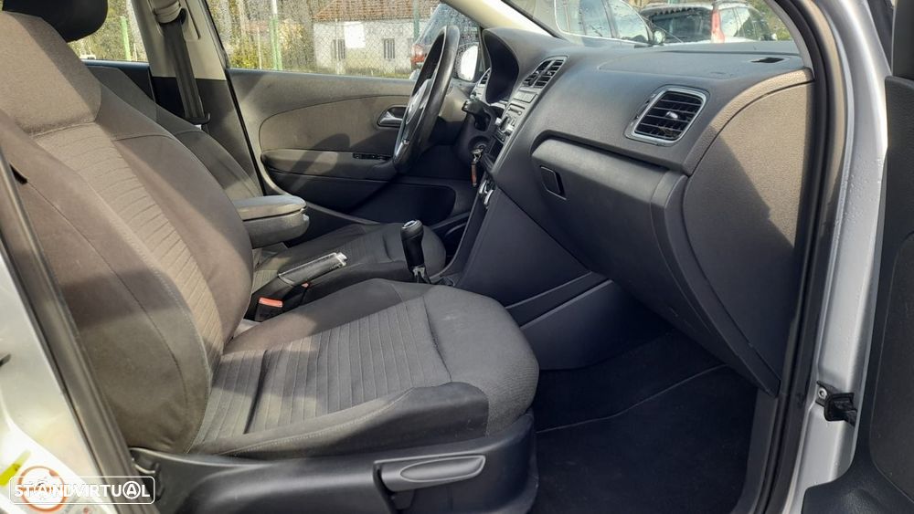 VW Polo 1.6 TDI Confortline BlueMotion - 12