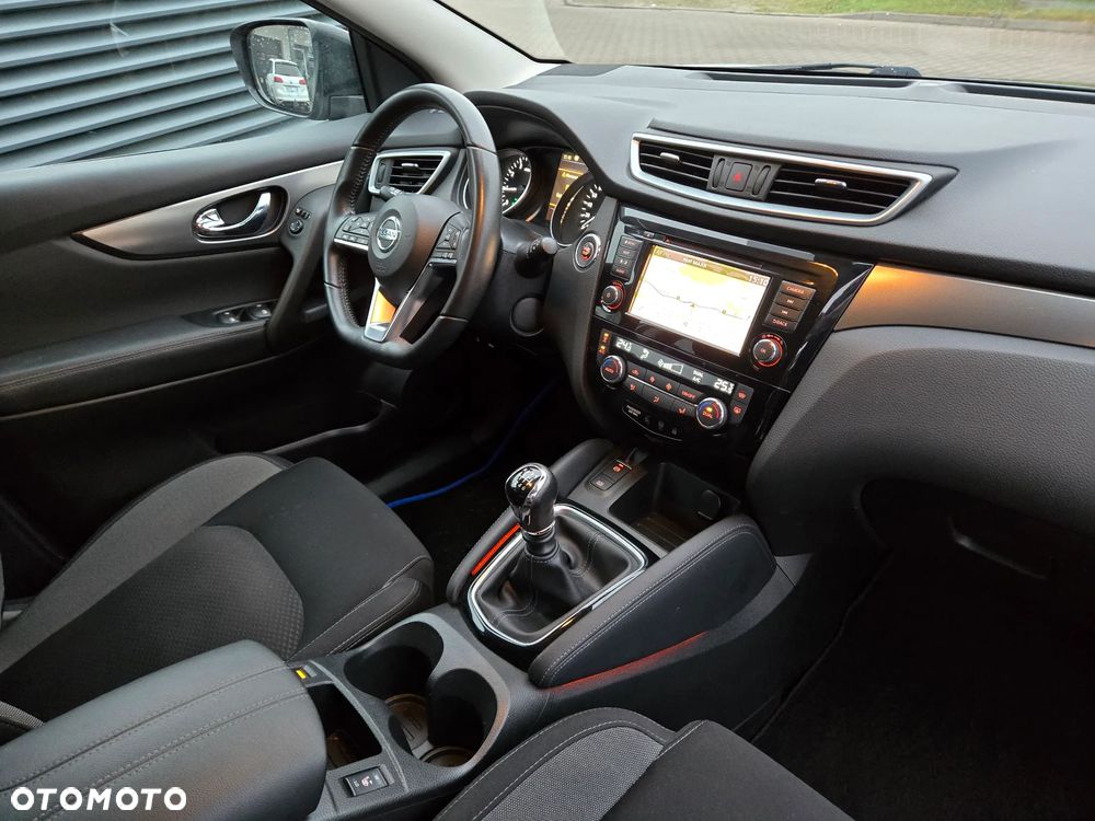 Nissan Qashqai 1.3 DIG-T N-WAY - 17