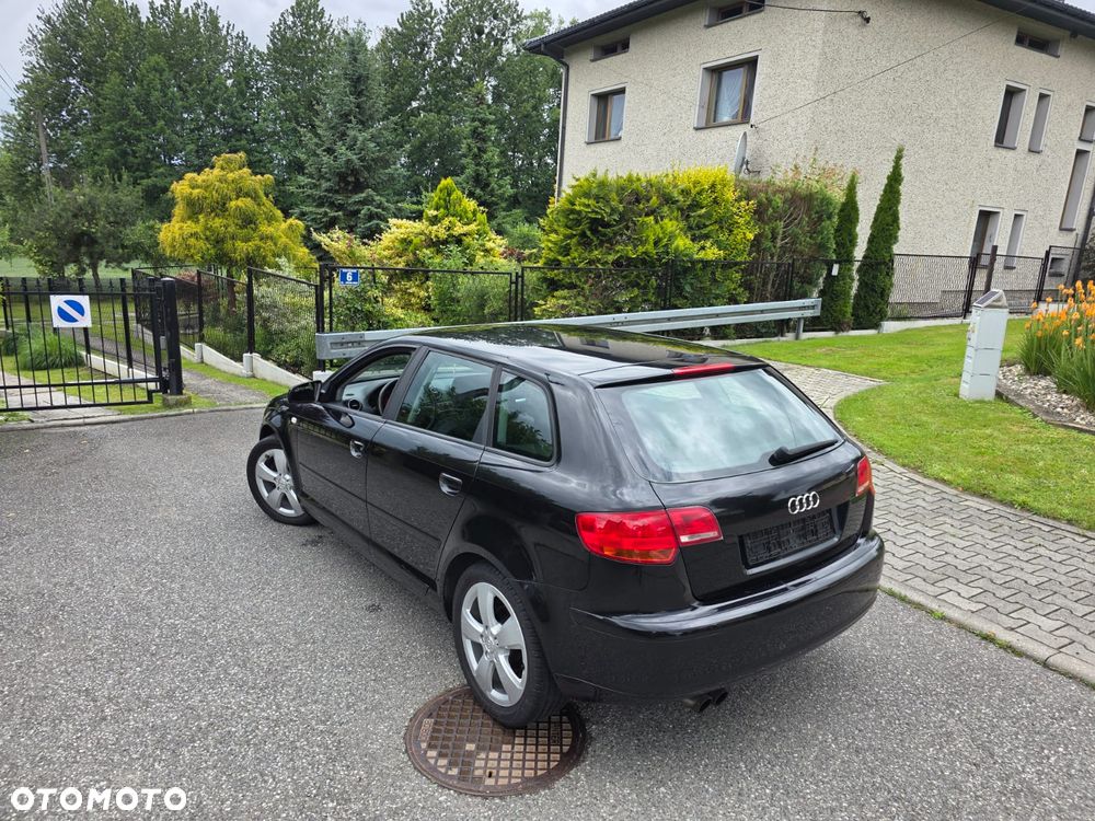 Audi A3 Sportback 2.0 FSI Ambiente - 32