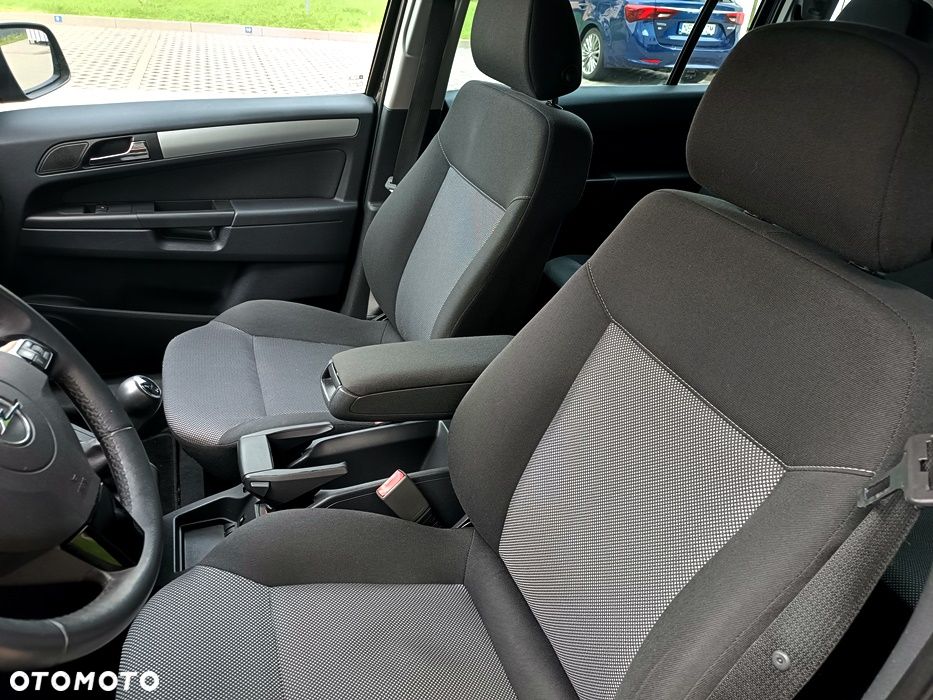 Opel Zafira - 17