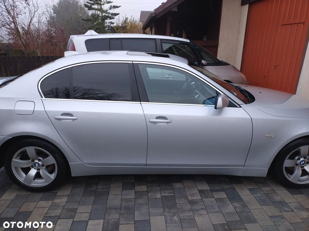 BMW Seria 5 520i - 7