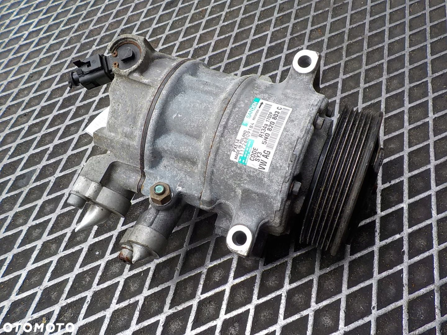 VOLKSWAGEN PASSAT B7 2.0 TDI SPRĘŻARKA POMPA KLIMATYZACJI 5N0820803C - 5