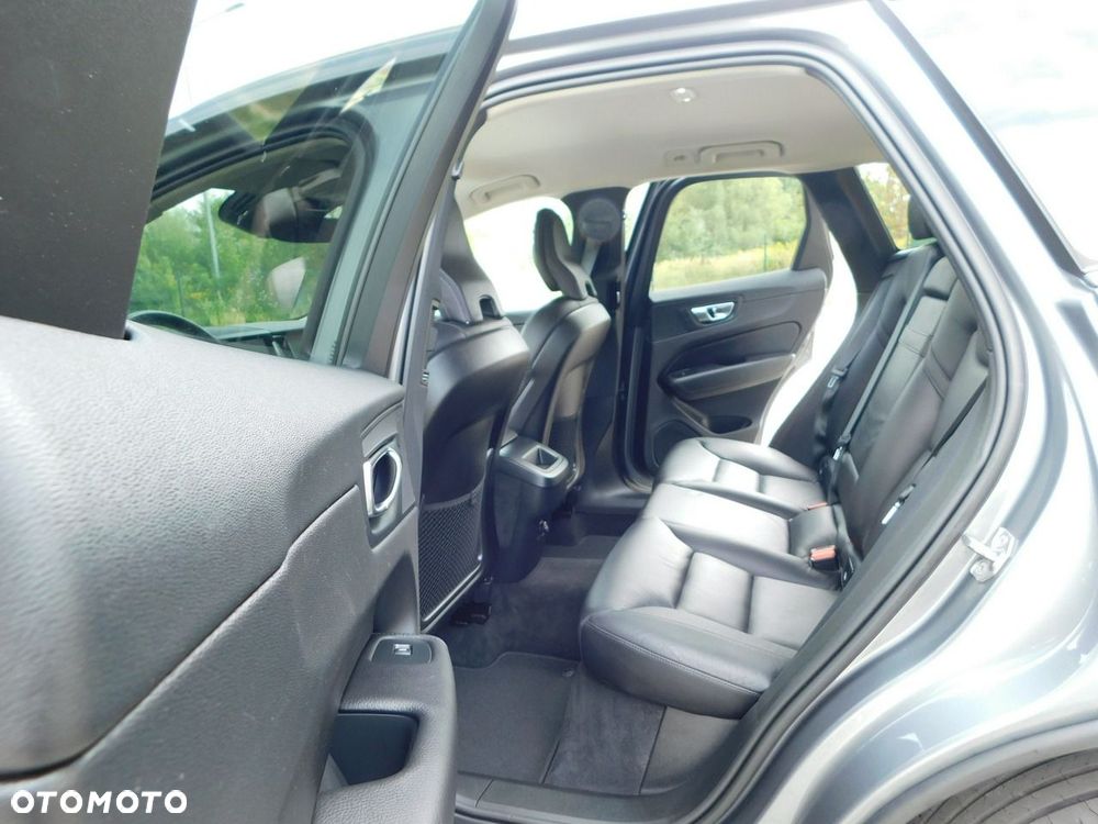 Volvo XC 60 D3 Momentum Pro - 12