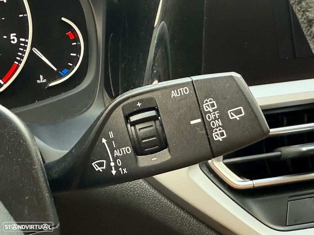 BMW 318 d Touring Advantage - 30